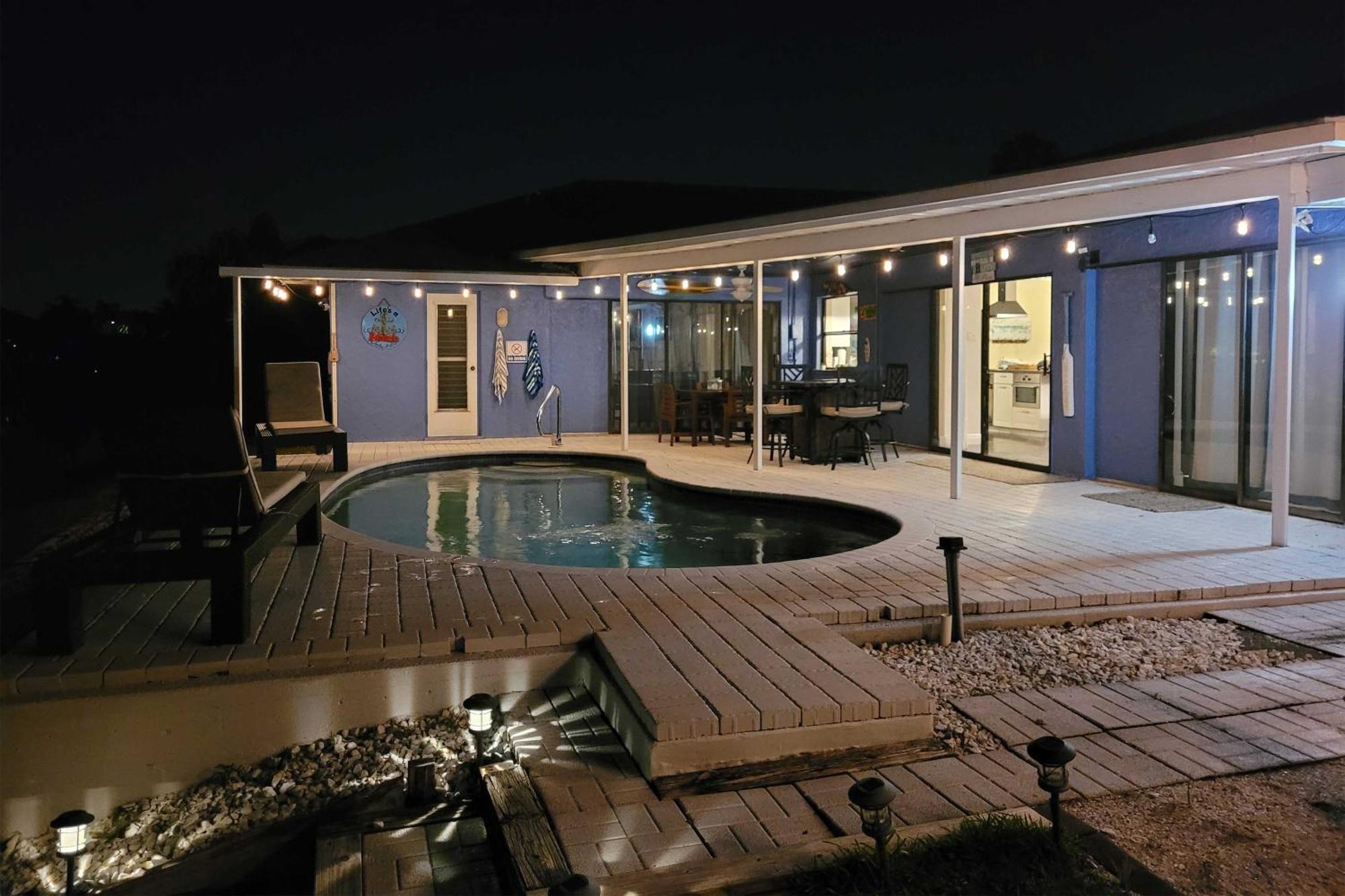 Canal-Front Oasis With Dock And Kayaks In Cape Coral! Ngoại thất bức ảnh
