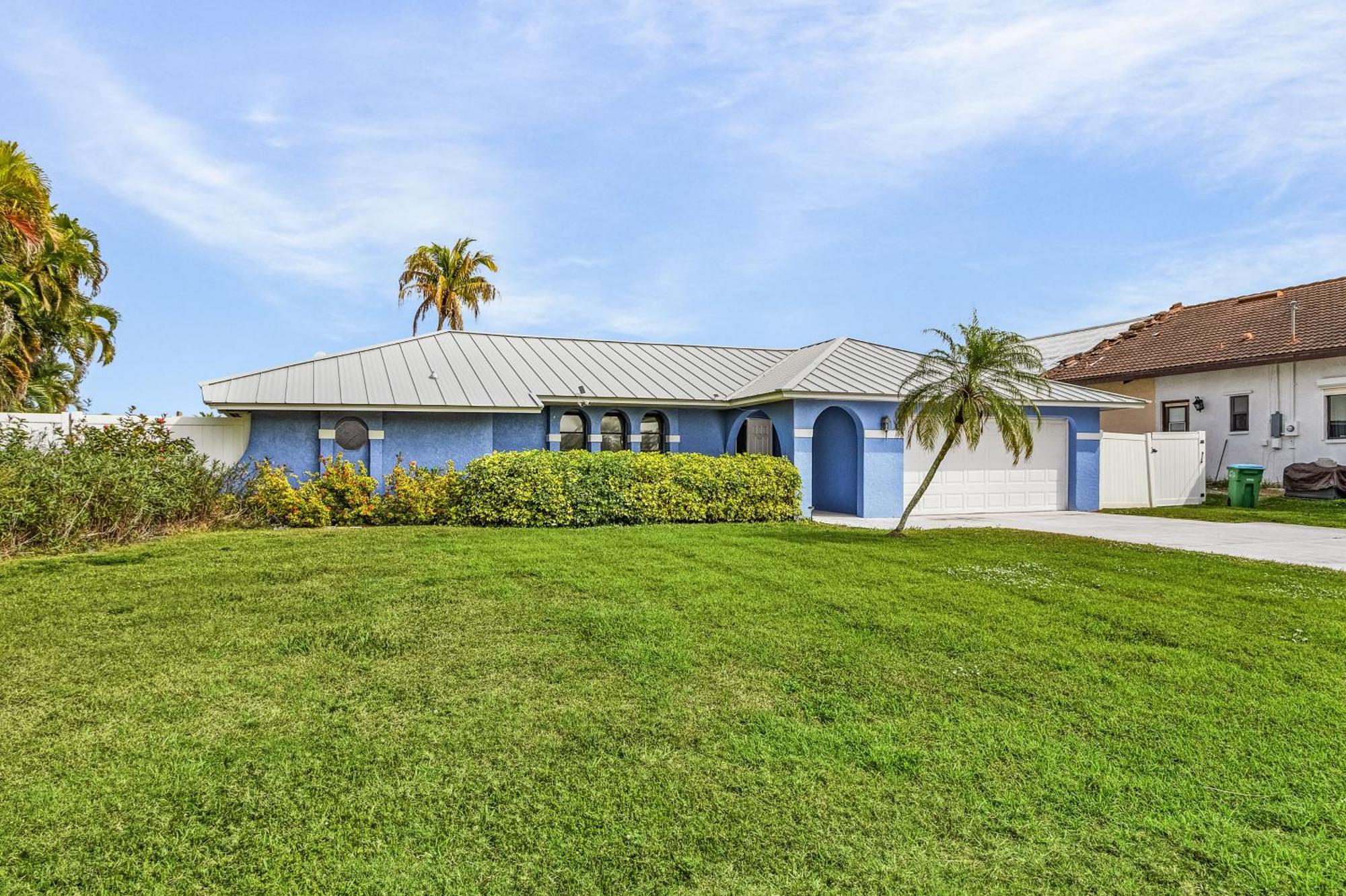 Canal-Front Oasis With Dock And Kayaks In Cape Coral! Ngoại thất bức ảnh