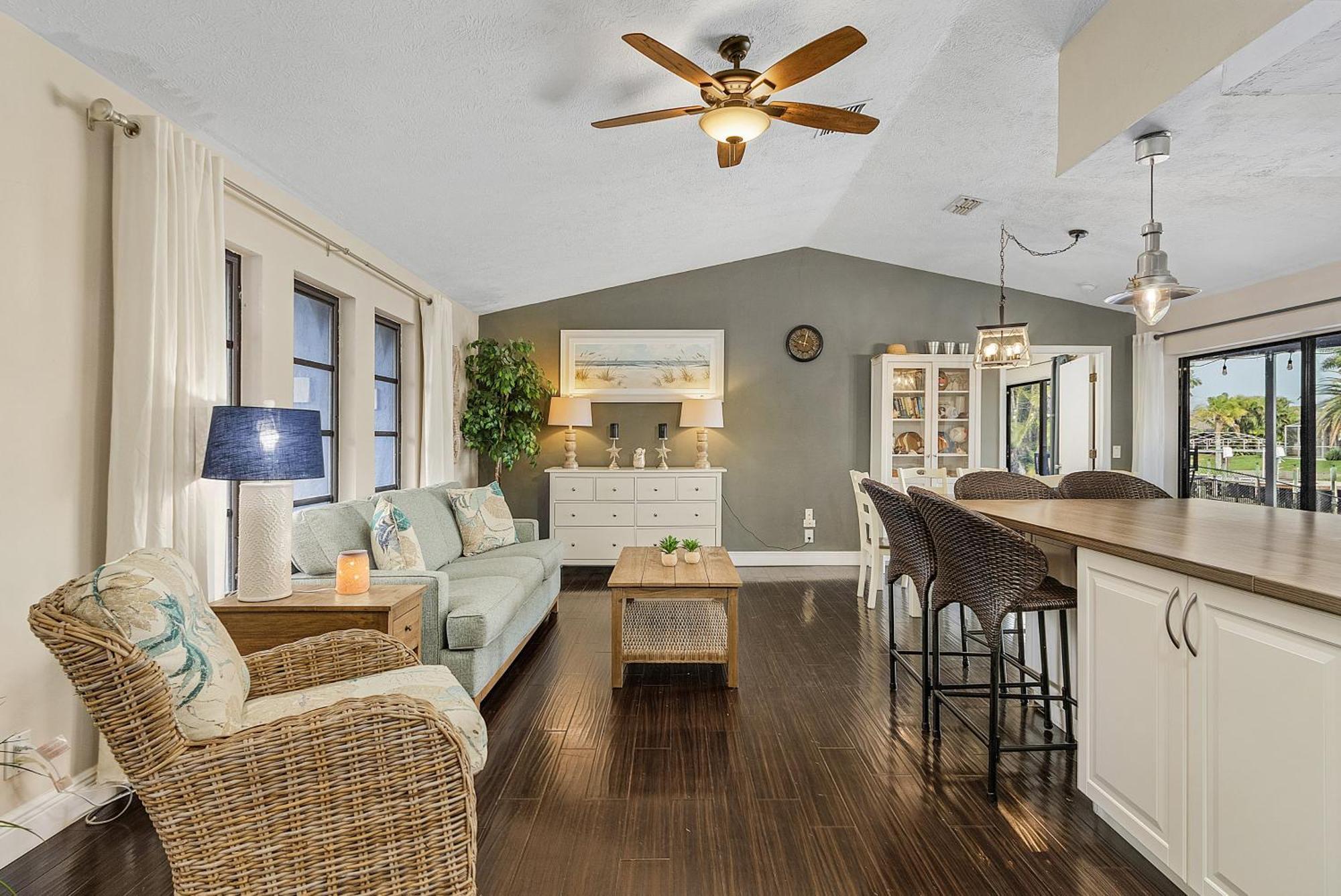 Canal-Front Oasis With Dock And Kayaks In Cape Coral! Ngoại thất bức ảnh