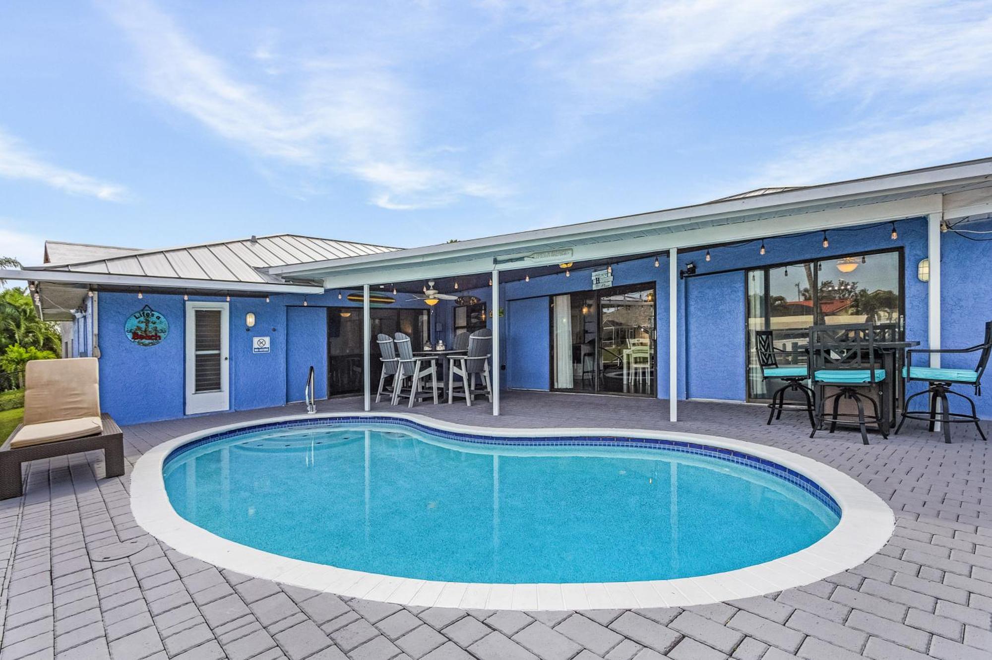 Canal-Front Oasis With Dock And Kayaks In Cape Coral! Ngoại thất bức ảnh
