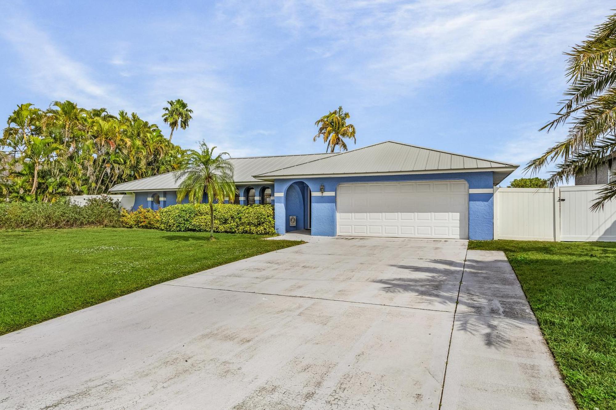 Canal-Front Oasis With Dock And Kayaks In Cape Coral! Ngoại thất bức ảnh